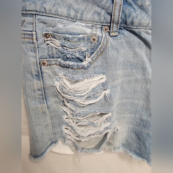 American Eagle Outfitters Light Blue Size 10 Distressed Shorts In Great Shape! - Picture 4 of 9